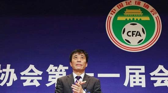 淫乱房仲俏同事2