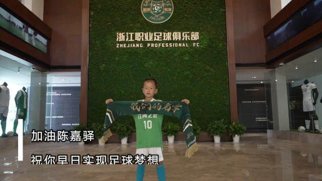 美女打屁屁内裤都脱了